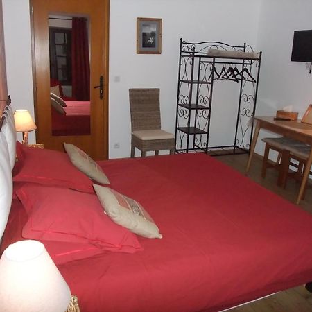 Le Domaine du Grand Cellier Chambres d'hôtes en Savoie Tournon-sur-Rhône Chambre photo